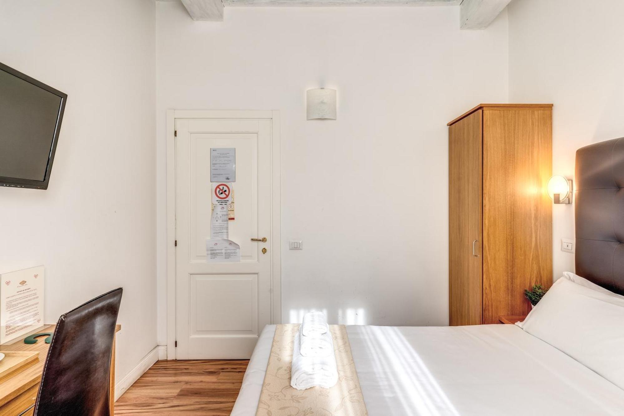 Magenta Deluxe Cancello Affittacamere Roma
